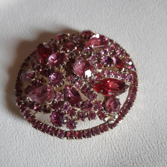 1960s Weiss Pink Rhinestone 2 Inch Circular Domed Vintage Brooch - Picture 13 of 16